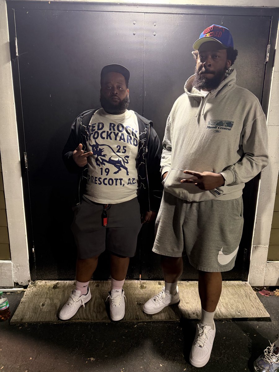 mal215_'s tweet photo. #NLMB https://t.co/G9v64ivOPZ