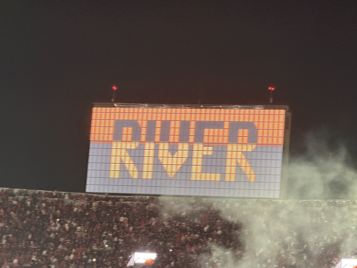 SEBAPIACENTINI's tweet photo. Un paso más @RiverPlate de mi vida !!!! https://t.co/7wmLb4GCws