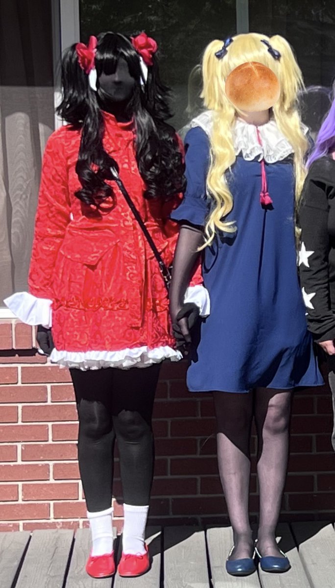ShadowsHouseFan's tweet photo. Day 125 of posting about Shadows House until it comes back

Here is me  and my best friend Cosplaying as Kate and Emilico! 
We got recognized 2 times and a few people asked who we were and wanted to check out Shadows House!

#ShadowsHouse #shadowshouse https://t.co/OKiRESj3pH