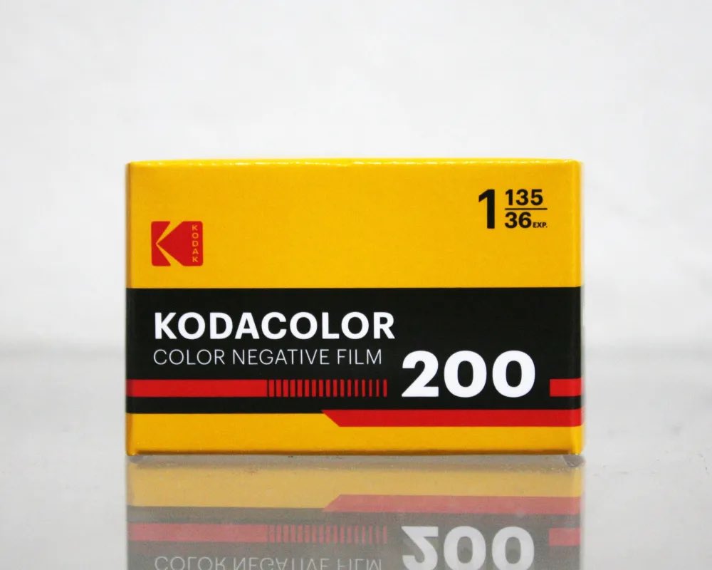 photoyoshioka's tweet photo. KODACOLOR 200 Film 135-36枚撮り https://t.co/j3vtOJYWBQ
#KODACOLOR200 は、中速昼光バランスカラーネガフィルムです。きめが細かく、色が飽和し、シャープネスが高く、露出緯度が広く、色再現が一貫しており、一般的な写真撮影状況に適しています。
#kodak
#new
#コダカラー200
#門真市写真屋 https://t.co/dAePyrbNQa