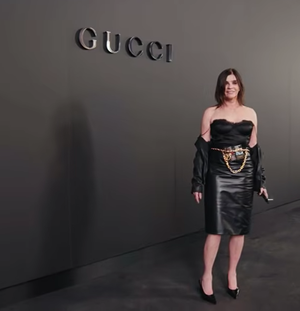 diamondsindust's tweet photo. @gucci ❤️ Carine Roitfeld &amp; Gucci Smoking Hot 
                                                                          ✍️ GucciCore https://t.co/RUpmUE6XuU