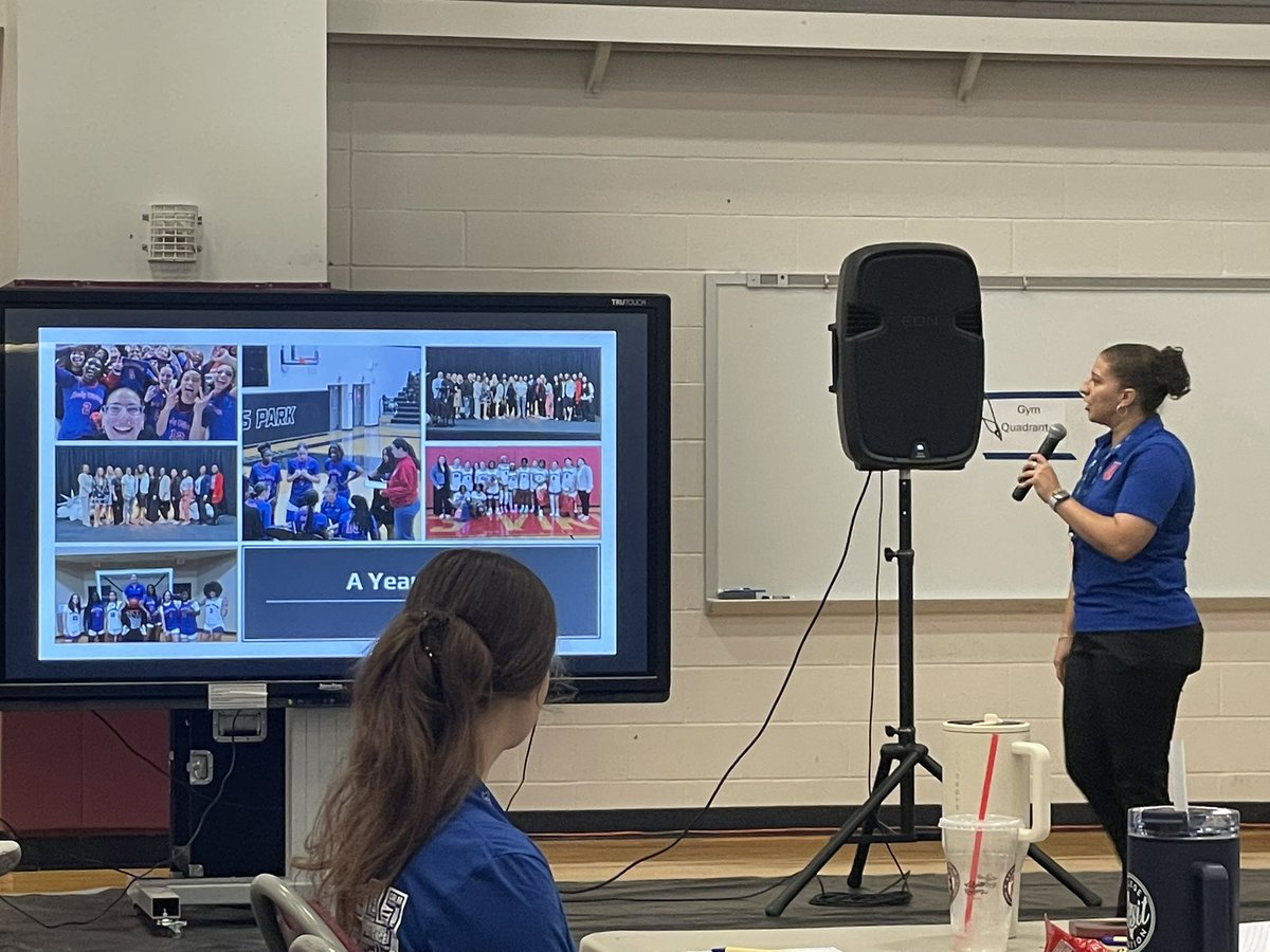DHS_CoachO's tweet photo. A day was had pouring into our future coaches @FutureCoachesTX !! Thank you @DScott713 for giving me the opportunity to share my story! My heart &amp; cup are full! I can’t wait to see what the future holds for FCTA! 💫🙌🏼 @FBISDAthletics @THSCAcoaches #BeGREAT https://t.co/zIflN12CIG