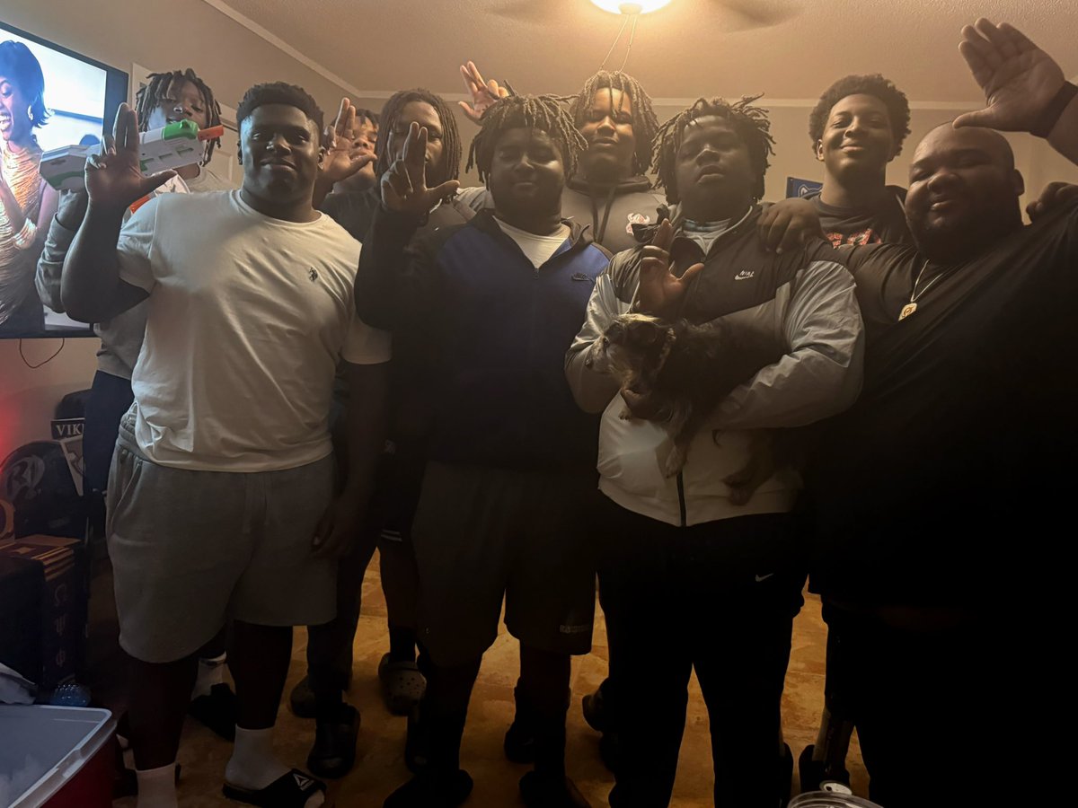 coachjdavis_'s tweet photo. 2026 Spring D-Line Cookout 

They came, we had some much needed unit bonding, and they literally ate EVERYTHING on the menu…plus more!!

One simple rule, little to no football talk, just relax and enjoy each other’s company‼️

Refer to Psalm 133 and Proverbs 11:30‼️

🗣️〽️🅾️🅱️‼️ https://t.co/zKsvdNtSuB