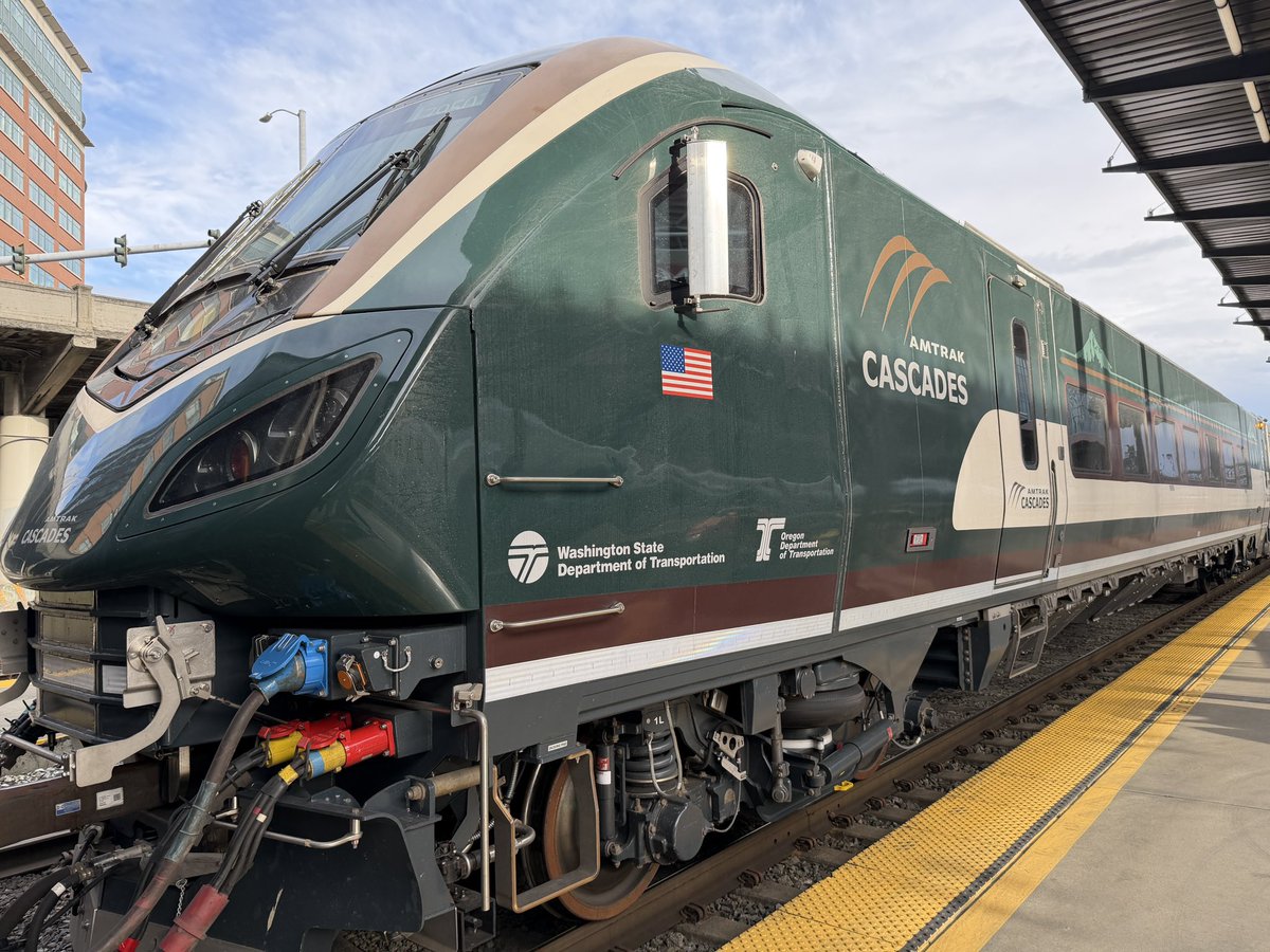 Amtrak Cascades tweet media