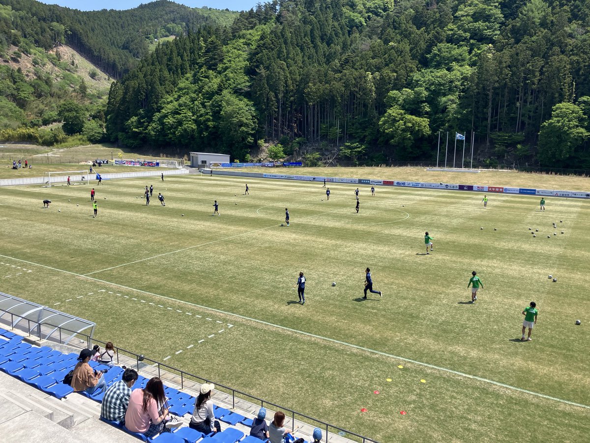 KinoyaCan's tweet photo. 今日はご縁をいただきコチラにお邪魔しています⚽️

会場にはwackアーティストの曲が流れていて流石です！ https://t.co/lWYIxka6Jf