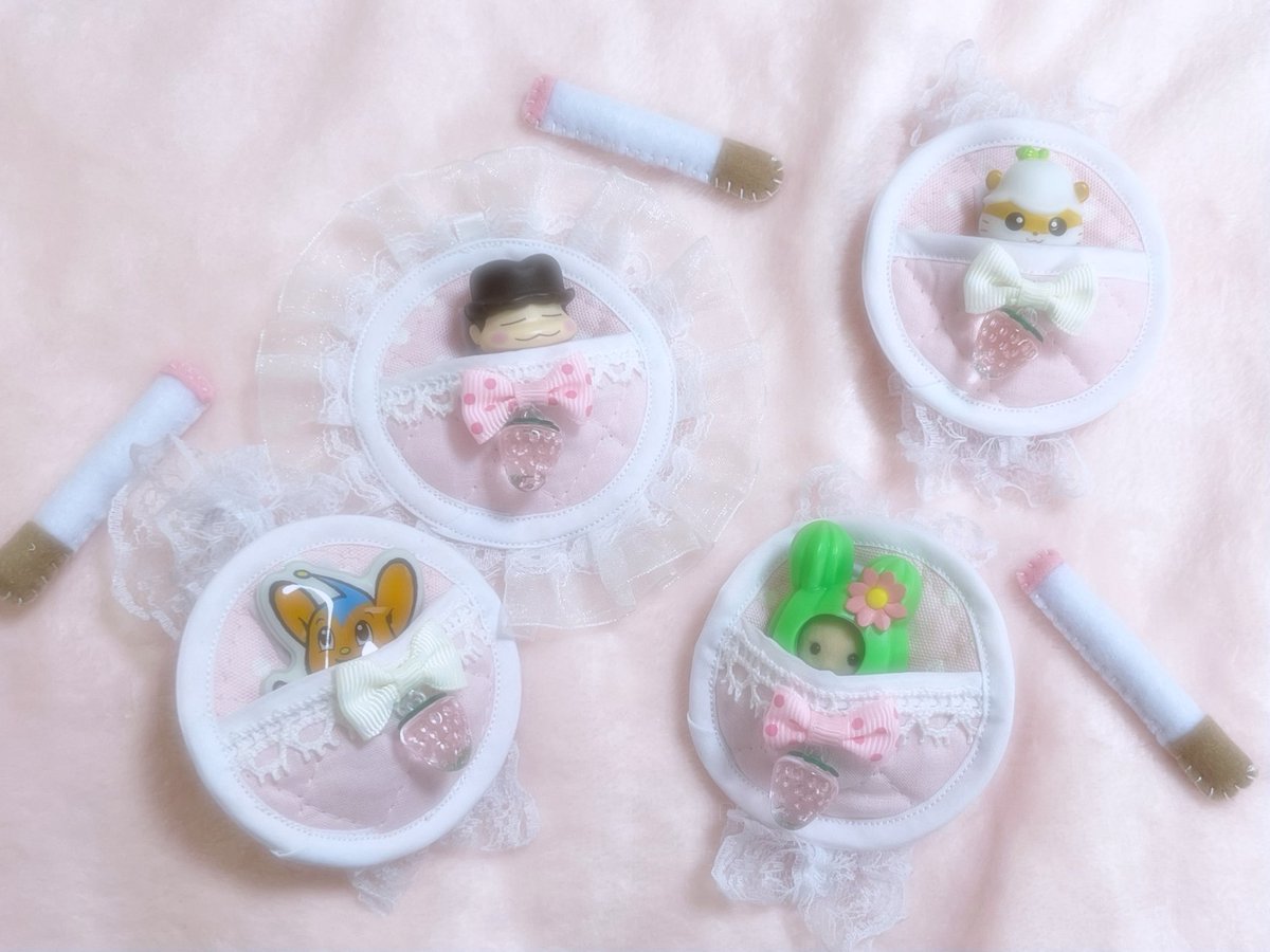 geranium__zz's tweet photo. いつも一緒おふとんりすとばんど୨୧
大きめばーじょん作ってみたので、これも今日北中夜市に持っていきます.･*’’*･.♬ https://t.co/tmcZsoTqS7