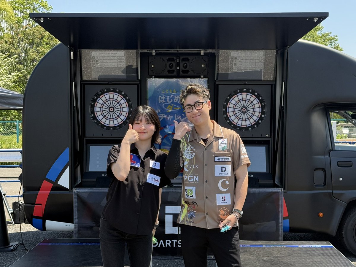 sportsdarts_pj's tweet photo. 遊びの祭典『CHIMERA GAMES』の2日目がスタート！スポーツダーツ体験ブースを開催していまーす🎯

そして本日はプロスペクトプレイヤーの中島零維選手、望月心瑳選手の2名がダーツ普及活動に参加してくれます✨ https://t.co/W92eMpeqtL