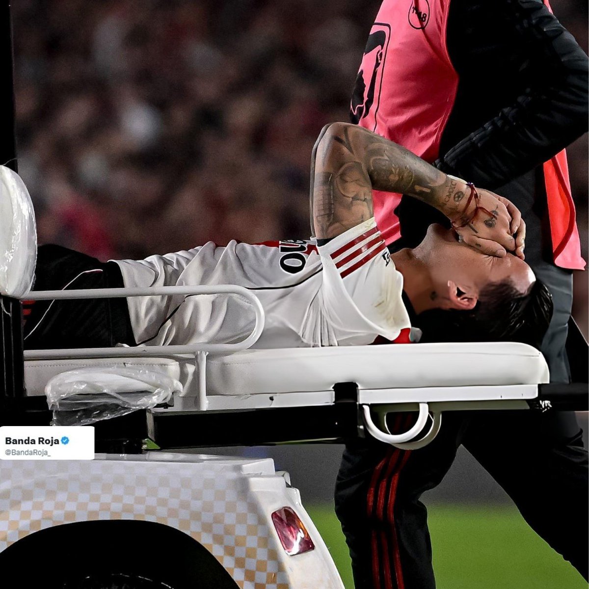 Trezeguetista7's tweet photo. Esta final se la tienen que dedicar a Sebastian Driussi.

Los compañeros tienen que dejar la vida, ganarla y dedicársela. https://t.co/47onR6xORr
