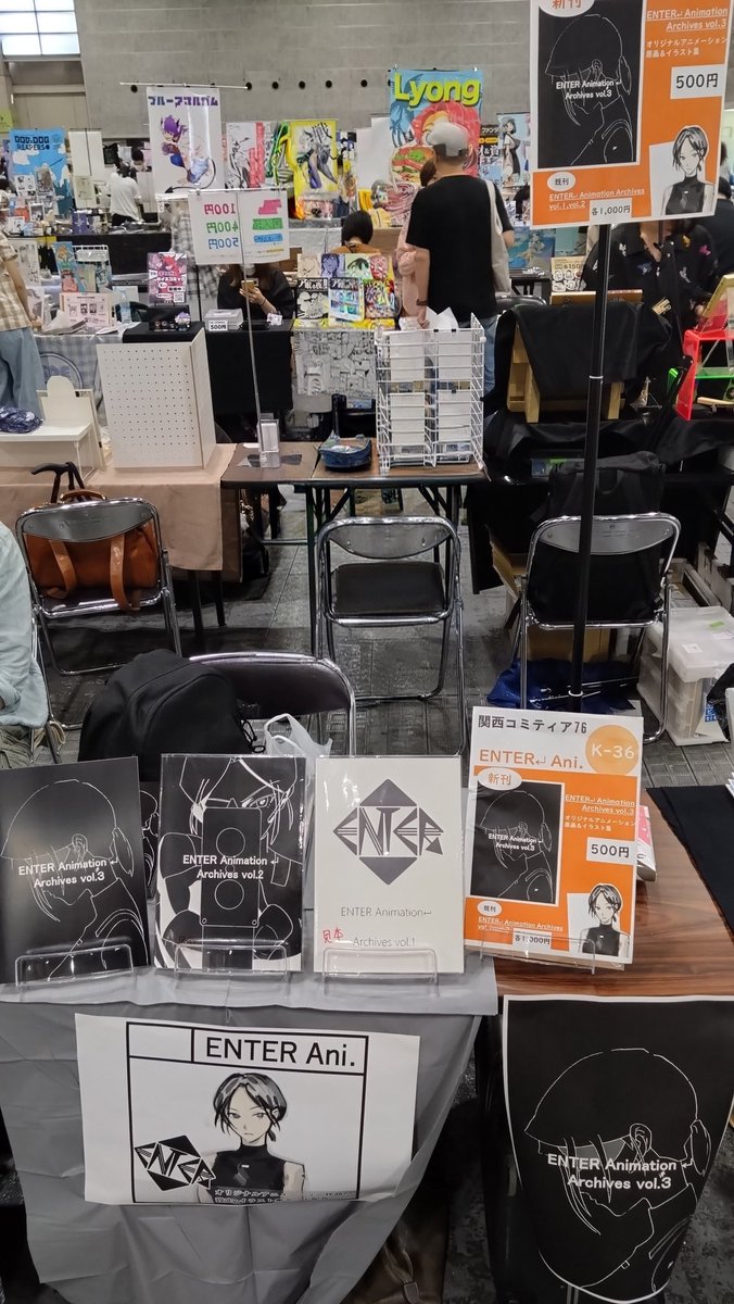 cha_roSS3's tweet photo. コミティアの設営完了しました！
k-36の机になります！
本日は何卒よろしくお願いします！

 #comitia76 #コミティア76 https://t.co/izfrq0DCzt