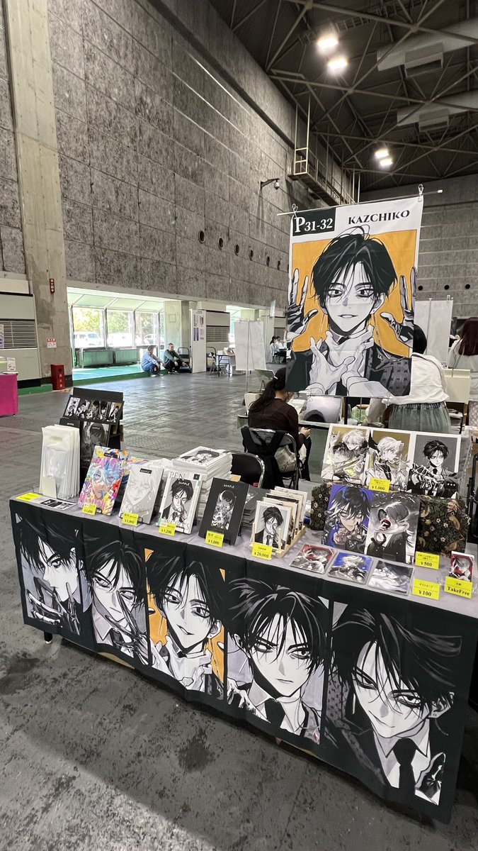 kazchiko's tweet photo. 設営完了しました！
【P-31、32】でお待ちしております🖤🩶🤍 https://t.co/PMWKJpkliX