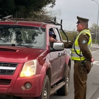 Carab_Maule's tweet photo. Nuestros Carabineros de #CATILLO de #PARRAL durante el fin de semana realizan controles y fiscalizaciones vehiculares en la Ruta L-851; con el propósito de prevenir y evitar accidentes viales.
Se instó a utilizar, permanentemente el cinturón de seguridad. https://t.co/yO12cegvyy
