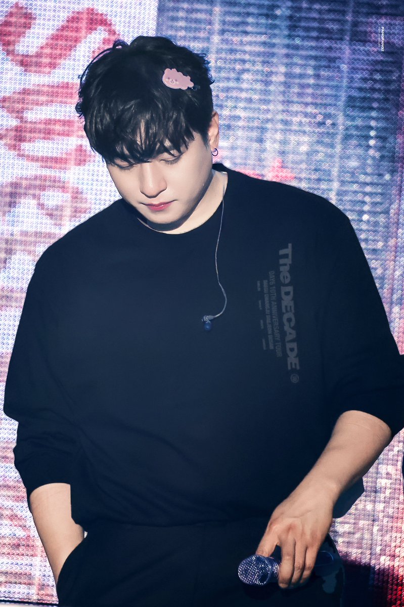PANGPANG2_0116's tweet photo. 260516 The DECADE 부산

#성진 #SUNGJIN #데이식스 #DAY6 https://t.co/S7c82yODib