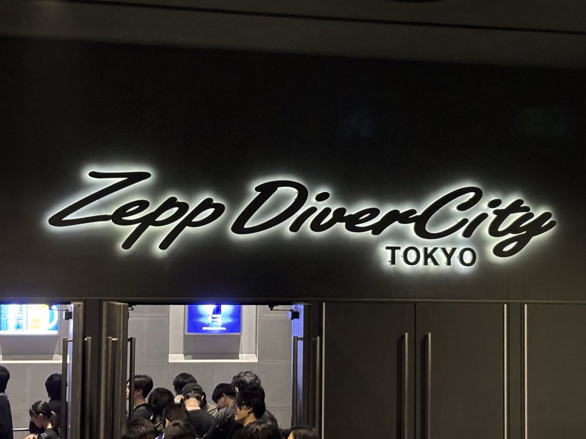 羅 tweet media