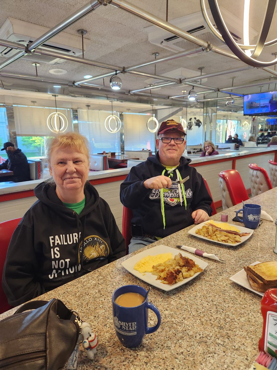 BadassAlice2's tweet photo. Having breakfast in Connecticut https://t.co/QT9R5HIlFf