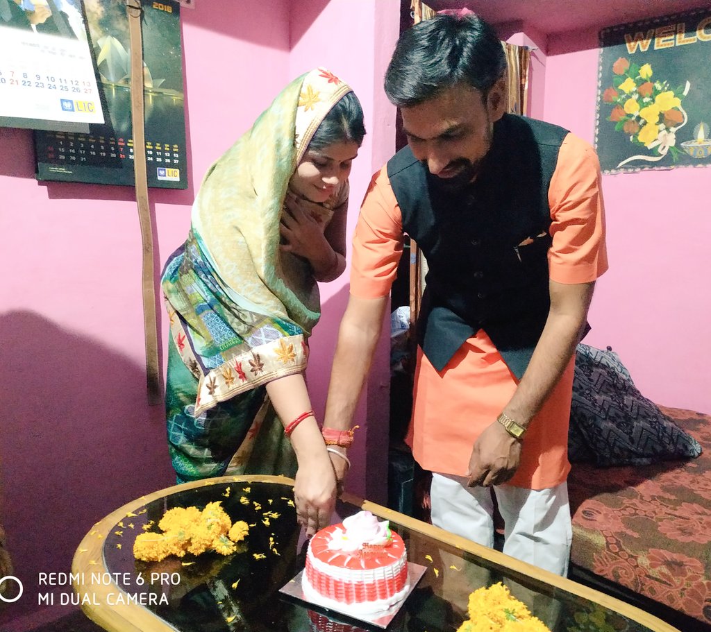 PSalkan's tweet photo. वैवाहिक वर्षगांठ के अवसर पर धर्मपत्नी, जीवनसंगिनी श्रीमति रचना वर्मा जी को हार्दिक बधाई और हृदय से शुभकामनाएं।
आपके स्नेह, त्याग और साथ ने जीवन की हर राह को सरल, उज्ज्वल और अर्थपूर्ण बनाया है
आप सदैव स्वस्थ, प्रसन्न रहें। आपका यह स्नेहपूर्ण संग हमारे जीवन को हमेशा प्रकाशित करता https://t.co/77fvR6Q9w7