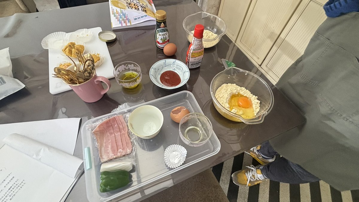 KeisukeHagihara's tweet photo. 今日は凄腕の管理栄養士の先生集まって、ケトン食関連食品の試作会です。みなさんテキパキ手際がいいですね〜 https://t.co/jypSEeCLQC