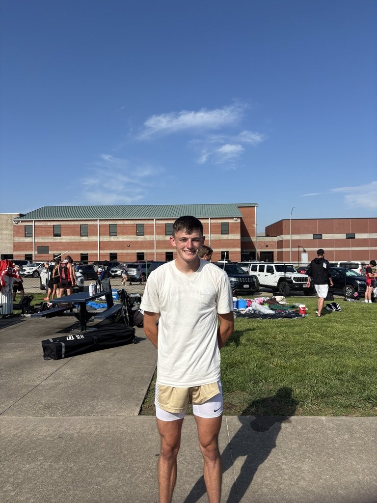 _GoCougars_'s tweet photo. Shout out to Mr. Porter Peters for breaking a long standing 400m record! Porter ran a blistering 51.26 today in our sectional meet in Mokane. With his new school record and a tight finish, Mr. Peter is moving on to state! Congratulations!! https://t.co/bdpBpWfOD2