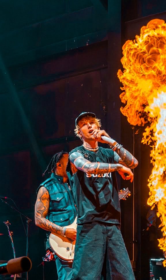 Izzyiec's tweet photo. @machinegunkelly MGK SUMMER https://t.co/YRzrwff32c
