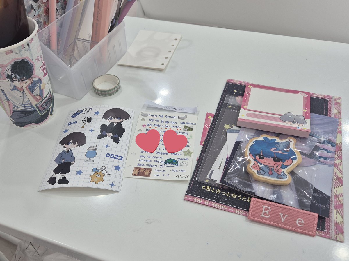 ssakssakB's tweet photo. #끝없이_이어질_Eve의_회랑
#君ときっと会うと思ってたんだ_廻廊で
첫날 다녀온 회랑💖 이브의 학창시절을 떠올릴 수 있는 공간이었어요! 떠든 사람 보니보니인거 기절할만큼 귀엽고🥰 생카에서 다꾸를 해보다니 예쁜 스티커도 많고 좋았어요! 럭드 할때 함께 축하해주시던거 잊지 못해요 왕 따숩다S2 https://t.co/vRyIS7HGyY