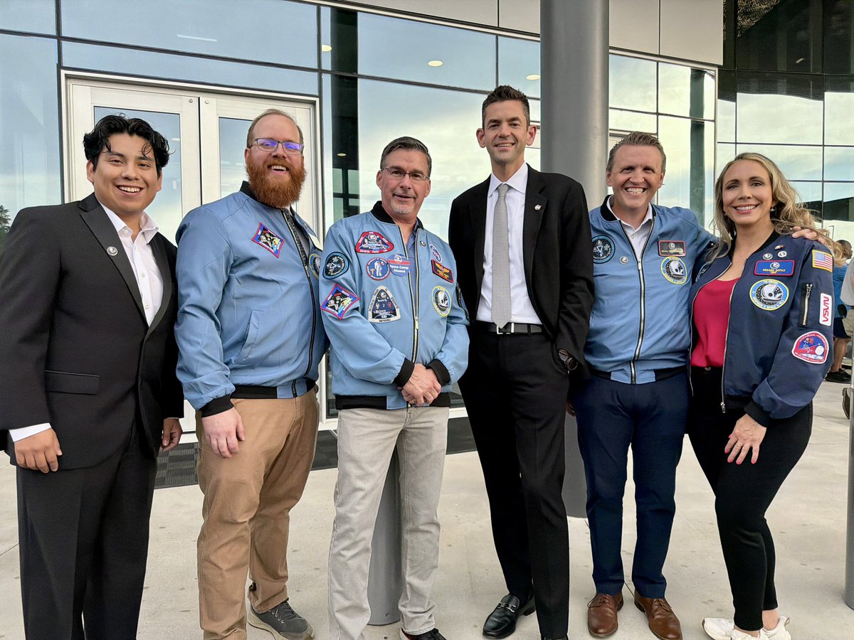 SacredSpaceZen's tweet photo. @theinspired24 is excited to announce our recognition at the ribbon cutting ceremony for the new Inspiration4 Skills Training Complex at Space Camp USA! 🥂

We donated a bench inside the complex in support of Space Camp’s mission of preparing the next generation of astronauts. https://t.co/V4I5FfA4br
