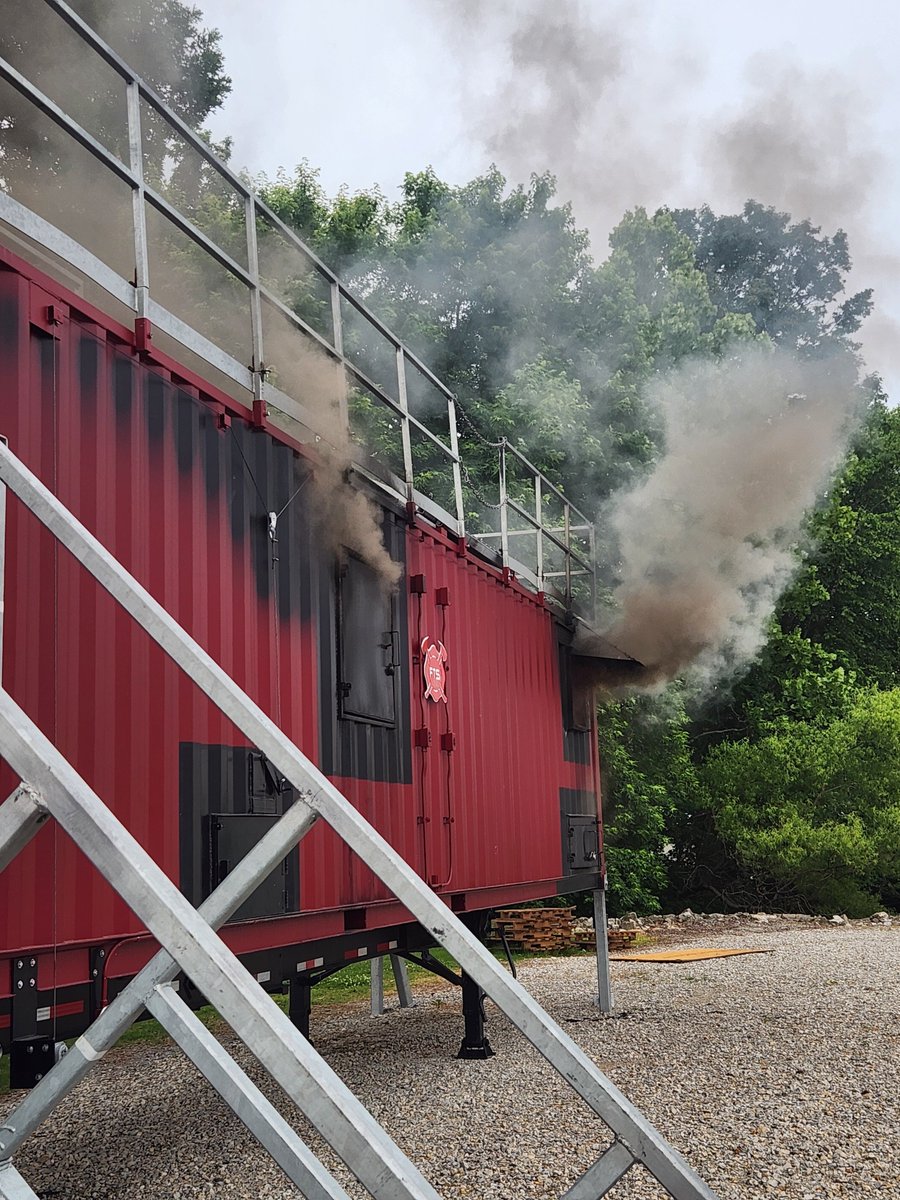 weatherbrian's tweet photo. Some awesome live fire training with some awesome folks today! Usually being on the outside as safety and command staff,  it's been awhile since I've gotten that involved! Thanks to everyone who made it possible! https://t.co/hqn66QODoT