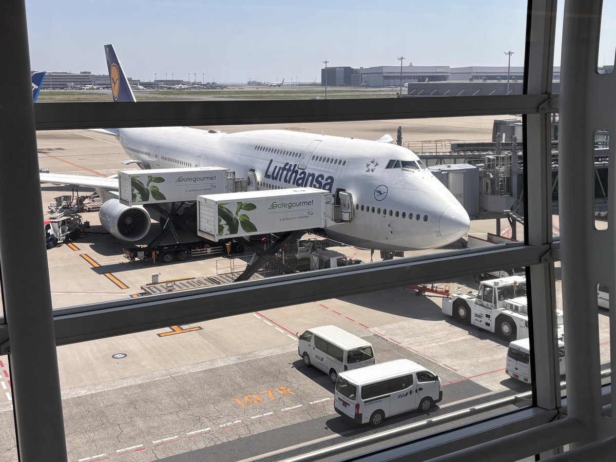 akirakitamura's tweet photo. 本日はジャンボジェットでフランクフルトに参ります。747に乗る時はなぜかウキウキしてしまいますー https://t.co/iektusvQNZ
