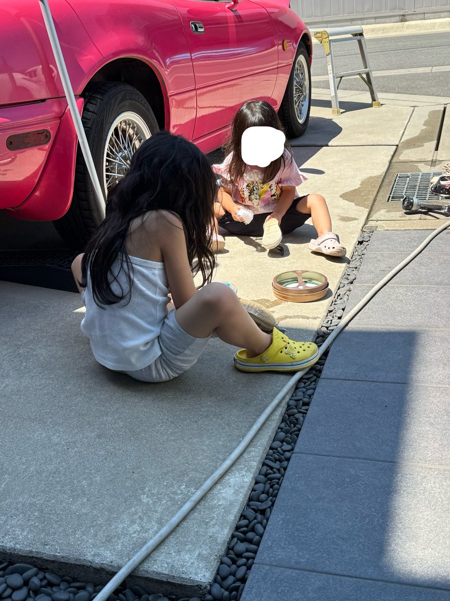 krn21r's tweet photo. 全然綺麗にならないけどとりあえずやらせる👟 https://t.co/a7bqbkedl0