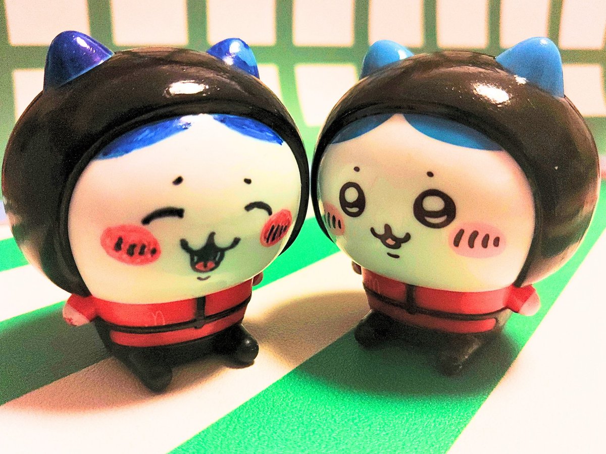 ipuya726's tweet photo. ハッピーセットのハチワレちゃんのお顔が消えてしまい、できる範囲で描き直しました👀
最初は顔の変化に 困惑していた息子も、「この子も好きだよ」と言ってくれホッ🍀

その後、無事に 新しいハチワレちゃんも お迎えできて、コーティング塗装まで完了。
これで安心して一緒に過ごせます🌷 https://t.co/gVihwgHgsF