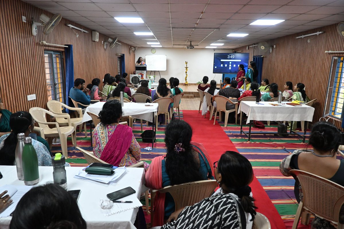 apsprtcbangalor's tweet photo. A productive workshop on stress management and emotional well-being. 
#apsprtc 
#stressfreelife https://t.co/98wTj6r56N