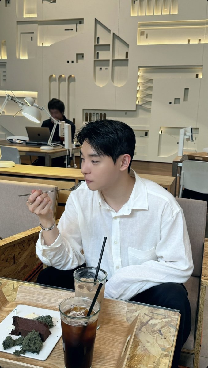 동동이⚝ ˚ tweet media