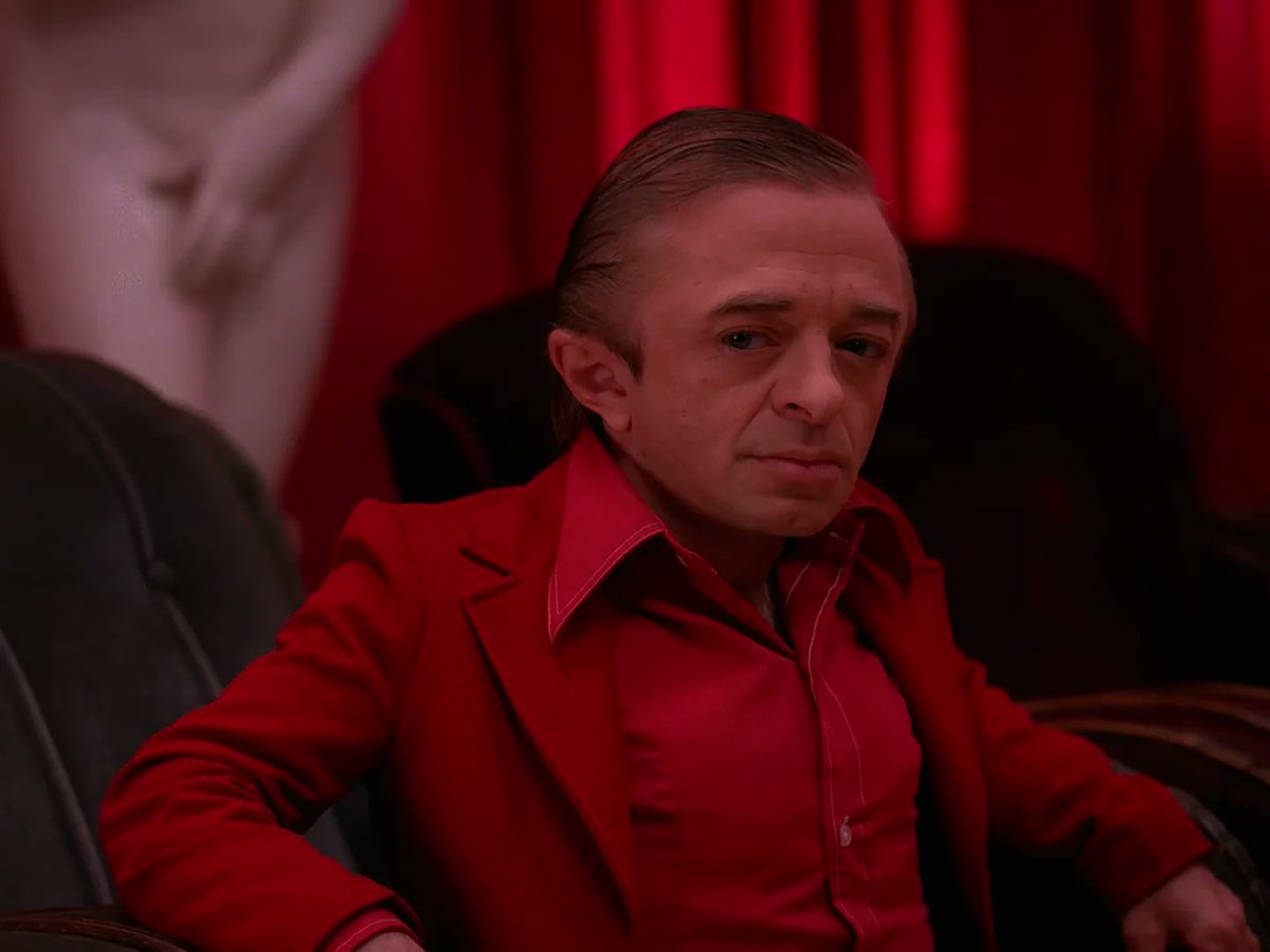 Every Twin Peaks Frame In Order tweet media