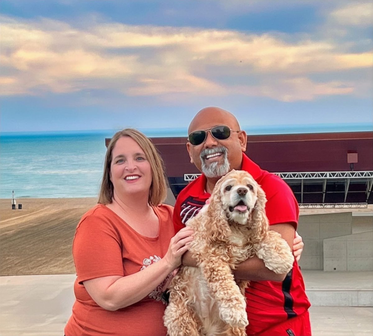 MMoonREAgent's tweet photo. Beautiful night at the beach. We all had a great time, especially Luna. She was not in a hurry to get home. 😅 https://t.co/vkB91j2qWR