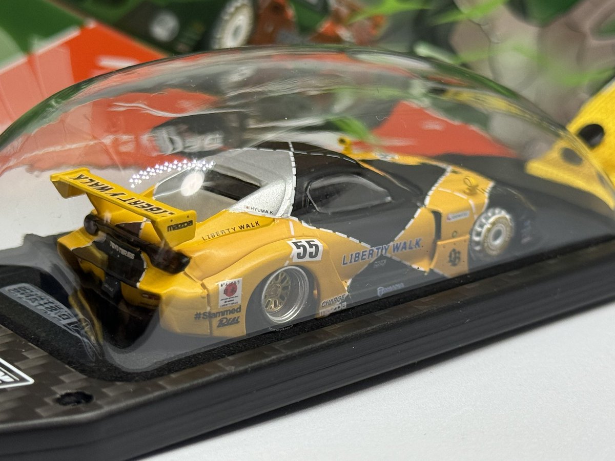 inno × D/STANS 1/64 LB-SUPER SILHOUETTE FD3S Chase Ver. 珍しく海外