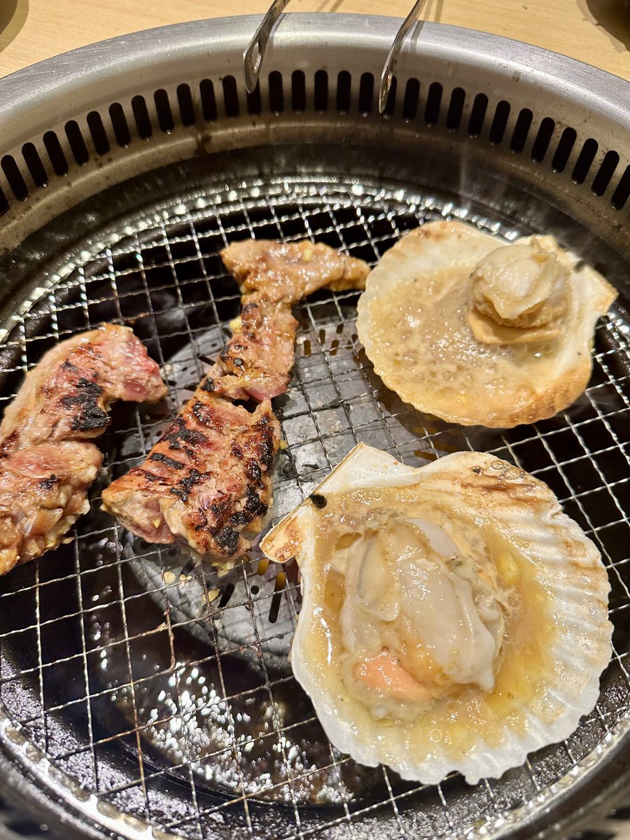 ごくひん tweet media