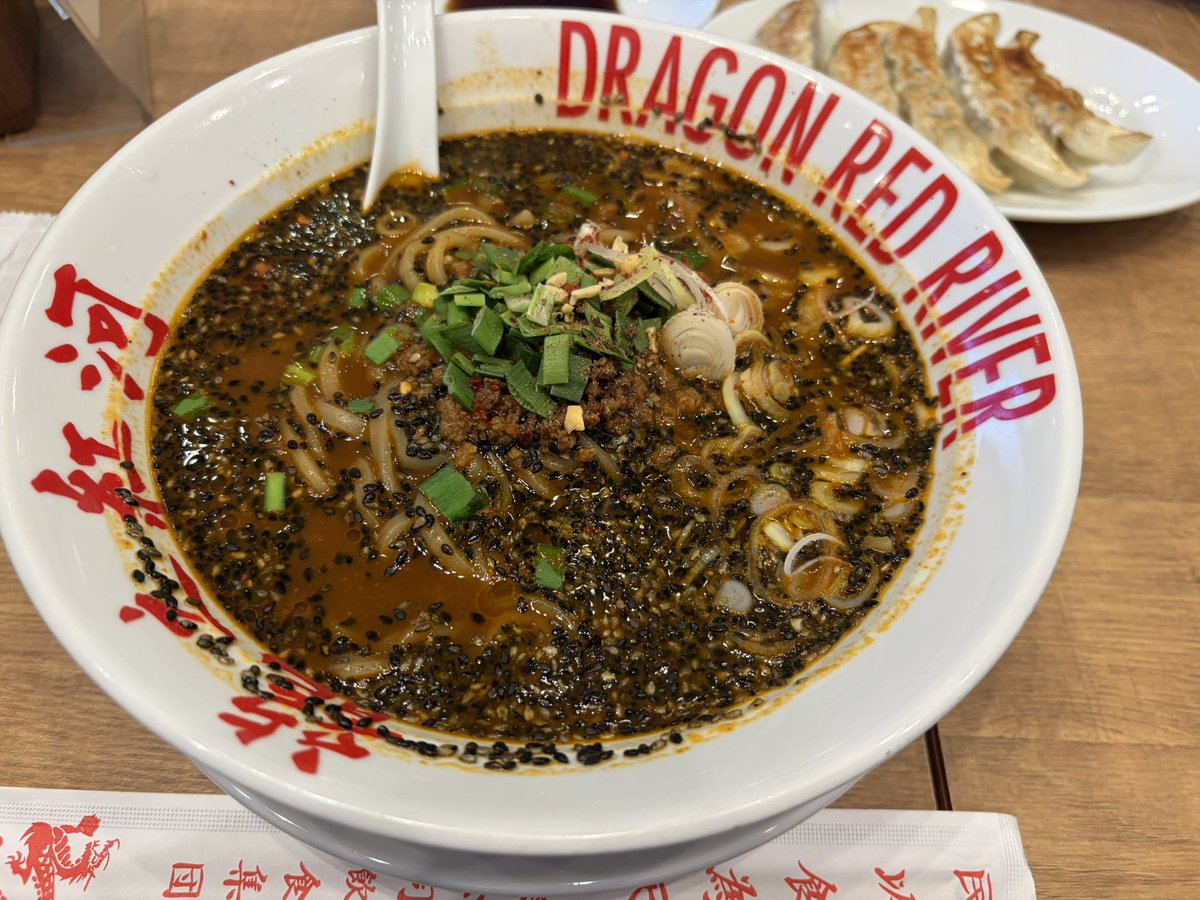 XION_0715's tweet photo. お昼はたんたんめん
辛いの苦手だけどこれはめっちゃ美味しかった。 https://t.co/kq3SVjgLLD