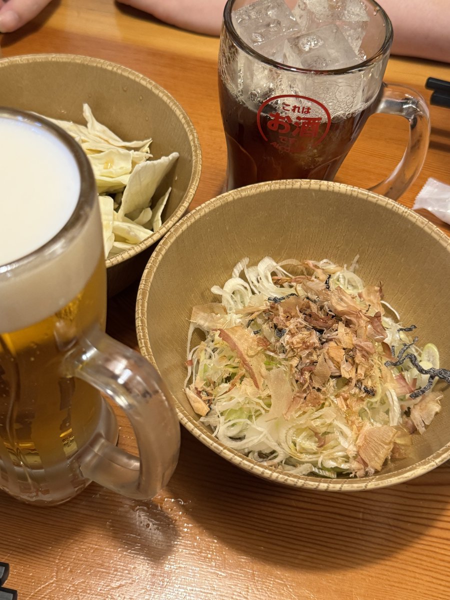 milerz_com's tweet photo. 昨日、息子とトリキでサシ飲みした。
JGC修行させた時に那覇で飲んで以来3年ぶり。

社会人になって数年。今後のことで悩んでいるようだったので、私から誘った。

9割以上私が話を聞く側だったが、いい時間だったと思う。

学費の心配なく大学まで卒業させてもらえたことへのお礼を言われ、驚いた。 https://t.co/kpx4ZVTP1P