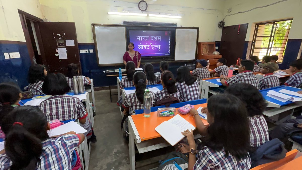 1Angul's tweet photo. Day 3 of #BharatiyaBhashaSummerCamp at #PMSHRI KV No.1 Angul celebrated the joy of languages through music and interaction!
Students enthusiastically learned a Telugu song and interacted with resource person Shri Ali Ahmad to explore basic Assamese words and expressions. ✨ https://t.co/dq6LvgSidv