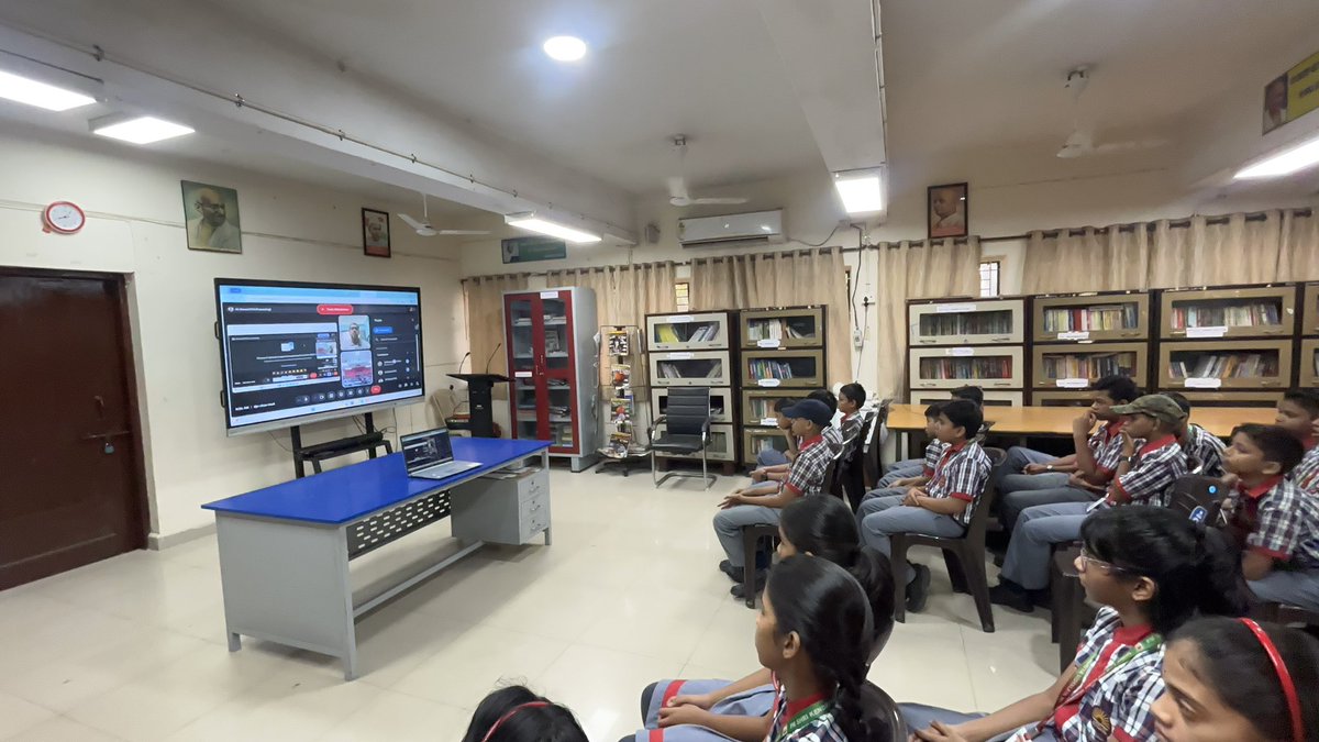 1Angul's tweet photo. Day 3 of #BharatiyaBhashaSummerCamp at #PMSHRI KV No.1 Angul celebrated the joy of languages through music and interaction!
Students enthusiastically learned a Telugu song and interacted with resource person Shri Ali Ahmad to explore basic Assamese words and expressions. ✨ https://t.co/dq6LvgSidv