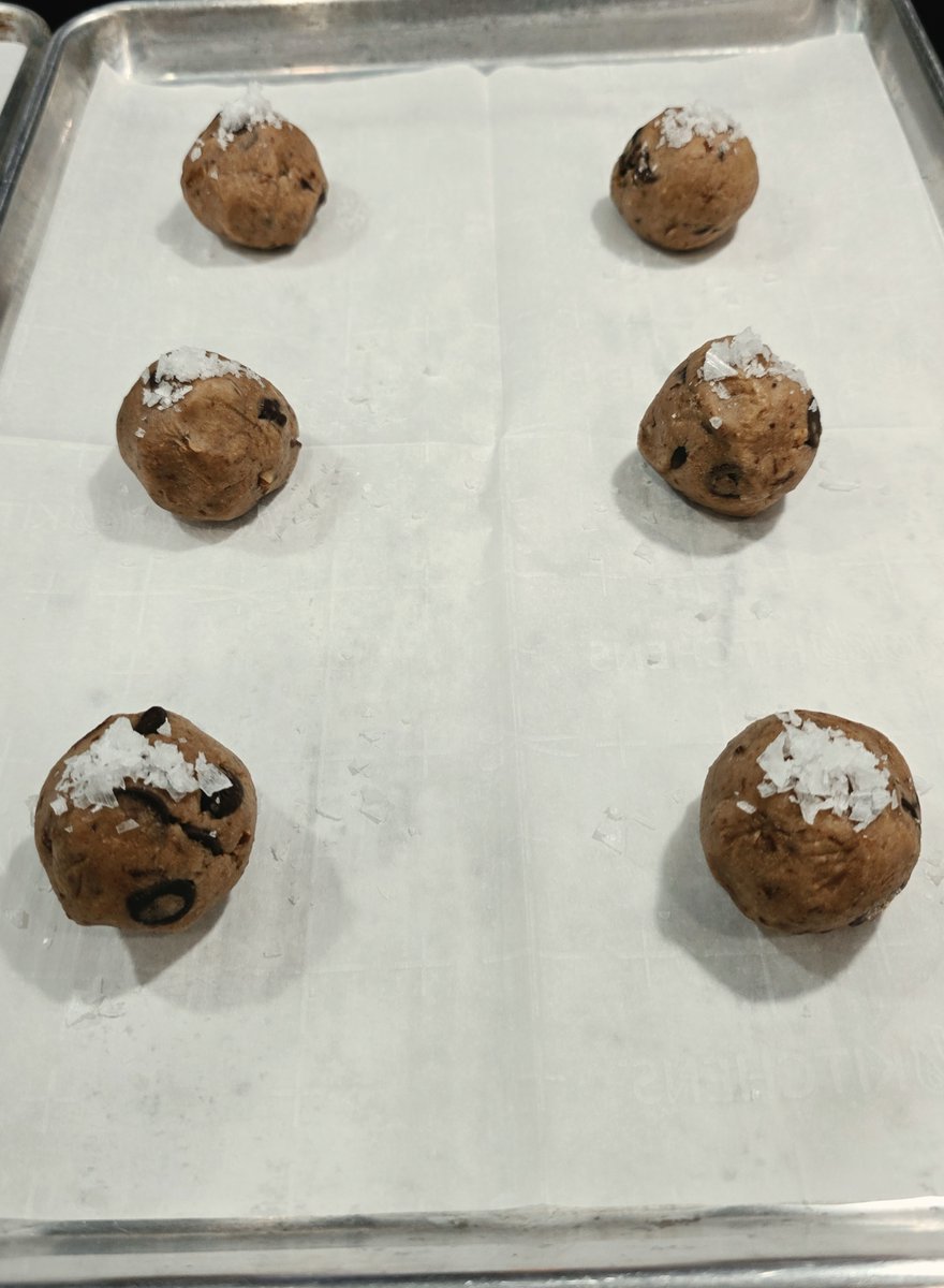 mikeduman's tweet photo. Got me some @altonbrown Chewy 2.0 cookies about to go in the oven!!

More pics to come soon!

#SaturdayNightBaking https://t.co/BPKfuunCI2