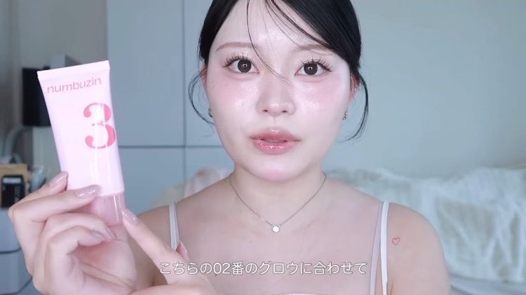 hosituinotiyo's tweet photo. これ塗るだけなのにほんとに仕上がり綺麗。しかも艶肌もマット肌で雰囲気違うの可愛すぎる🥹🥹

⇦陶器肌（01番）　　　　　　艶肌（02番）⇨ https://t.co/lObRFwPKB2