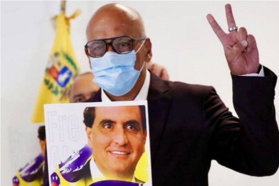 raulbrio's tweet photo. @teleSURtv @CMonteroOficial https://t.co/arRZo5si7A