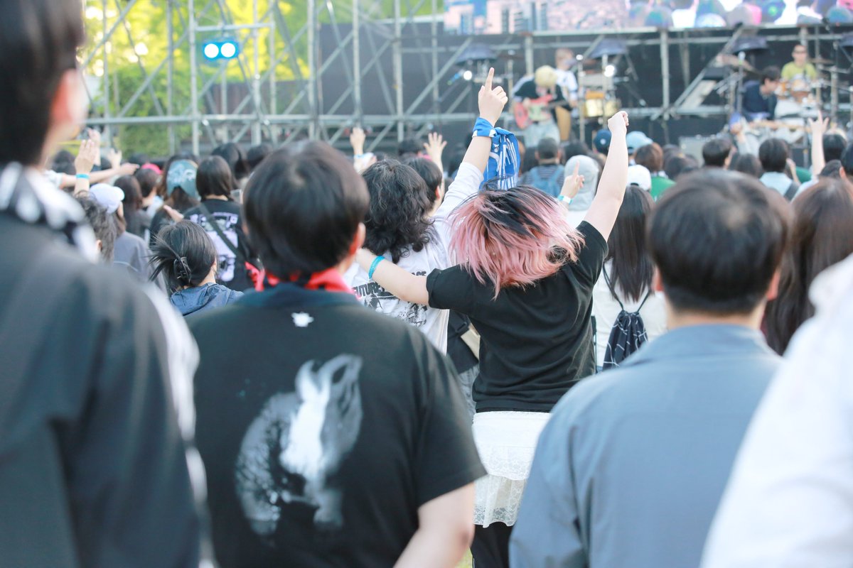 sgsgom_'s tweet photo. 260510 레몬뮤직 페스티벌 🍋🎸 https://t.co/09adfSShS3