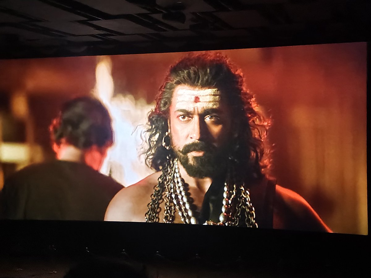 heyy_eppudra's tweet photo. Long hair la Raja mari irukkaru manushan.. ethuku da kattu vaasi vesham pottu vitta @directorsiva 😒😭😭😭 https://t.co/QlTWliSGHg