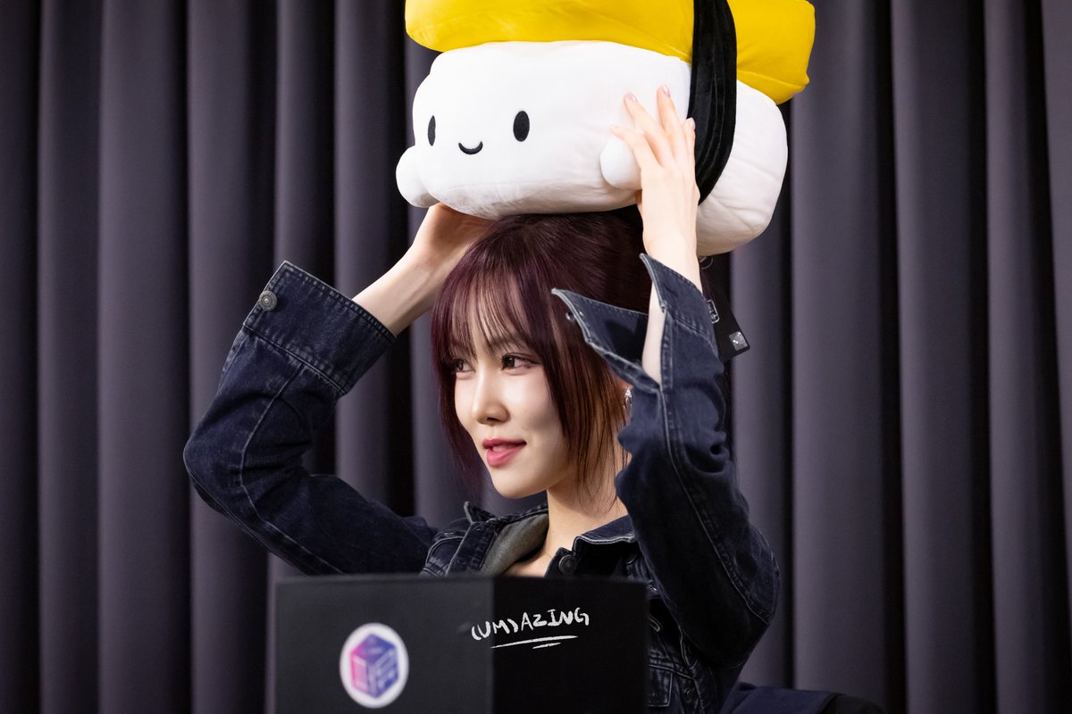 Umazingovo's tweet photo. #yuju #유주 https://t.co/WUUdVRpQyS