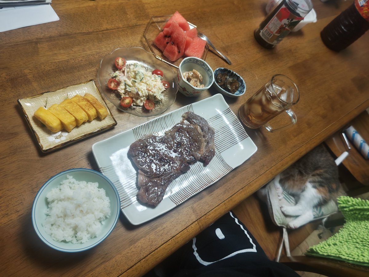 ryujishimamura's tweet photo. 実家の朝ご飯。。。モーニングステーキ定食。。。お母ちゃん毎回張り切り過ぎるね。。10代の食べ盛りやなくて、アラフィフ息子よ。。美味しかったです。ごちそうさまでした。。腹パンです🍴🤣福山ばら祭快晴NOWわっしょい🙌🌹#福山市 #ばら祭 #薔薇 #福の山ばらグッズ応援大使 #藩飛礼 #広島よしもと https://t.co/azU1vccIt3
