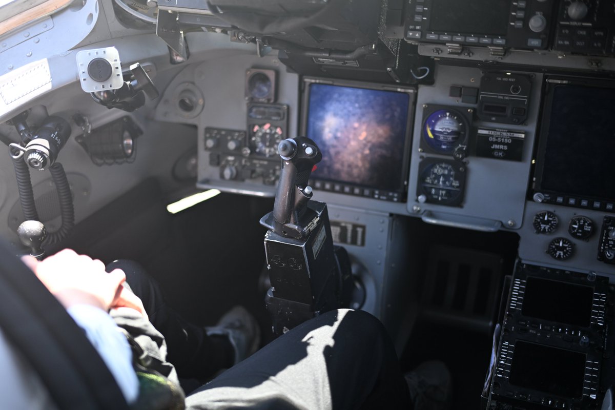 C-17の操縦桿って、戦闘機と同じなんだな初めて知った。 #横田基地日米