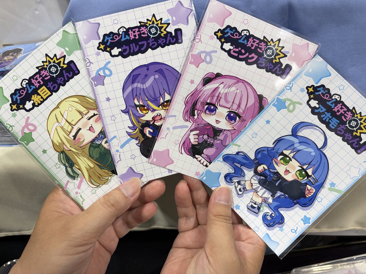少し遅刻で設営完了しました！ アクリルキーホルダー、イラスト本