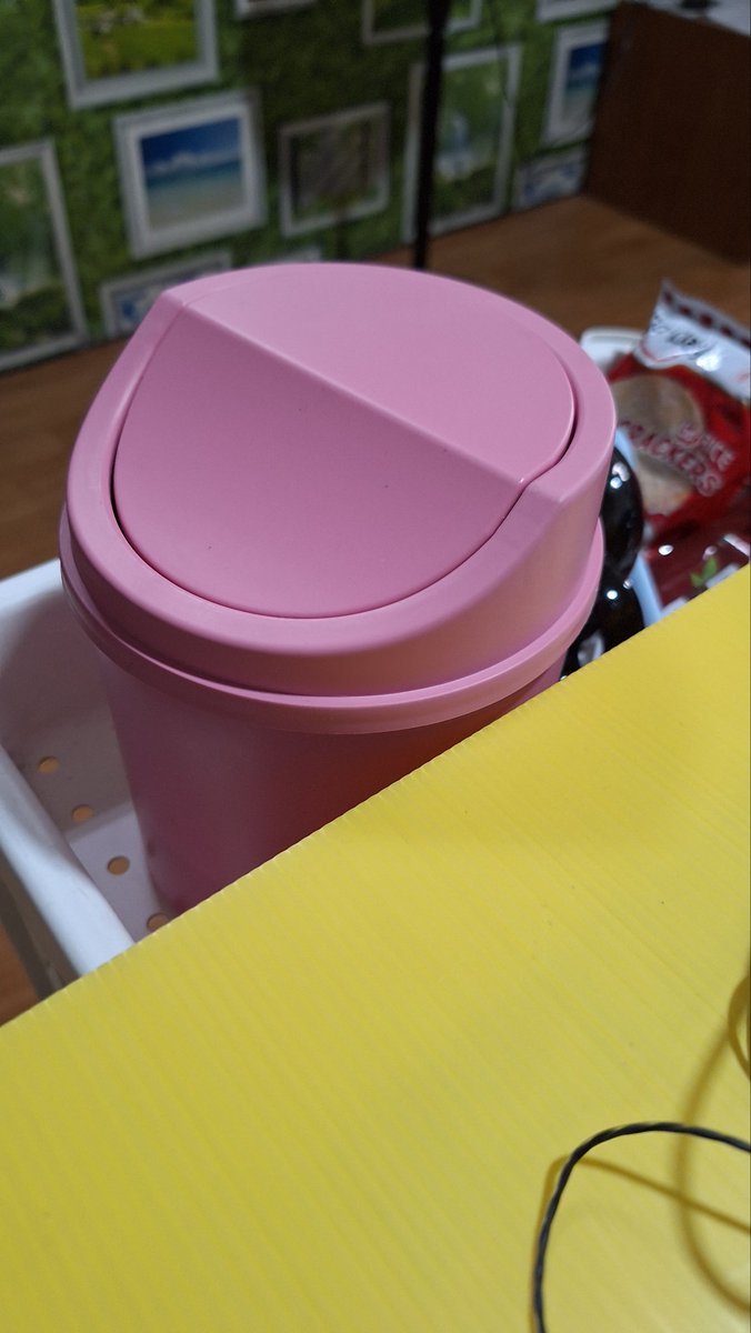 tiwife95's tweet photo. Tempat Sampah Mini
Zuniko Living | Tempat Sampah Mini Lucu | Meja Mobil Estetik | Tutup Putar | Plastik Tebal Premium https://t.co/aW98WGxnYU https://t.co/5q8yQBV4WT