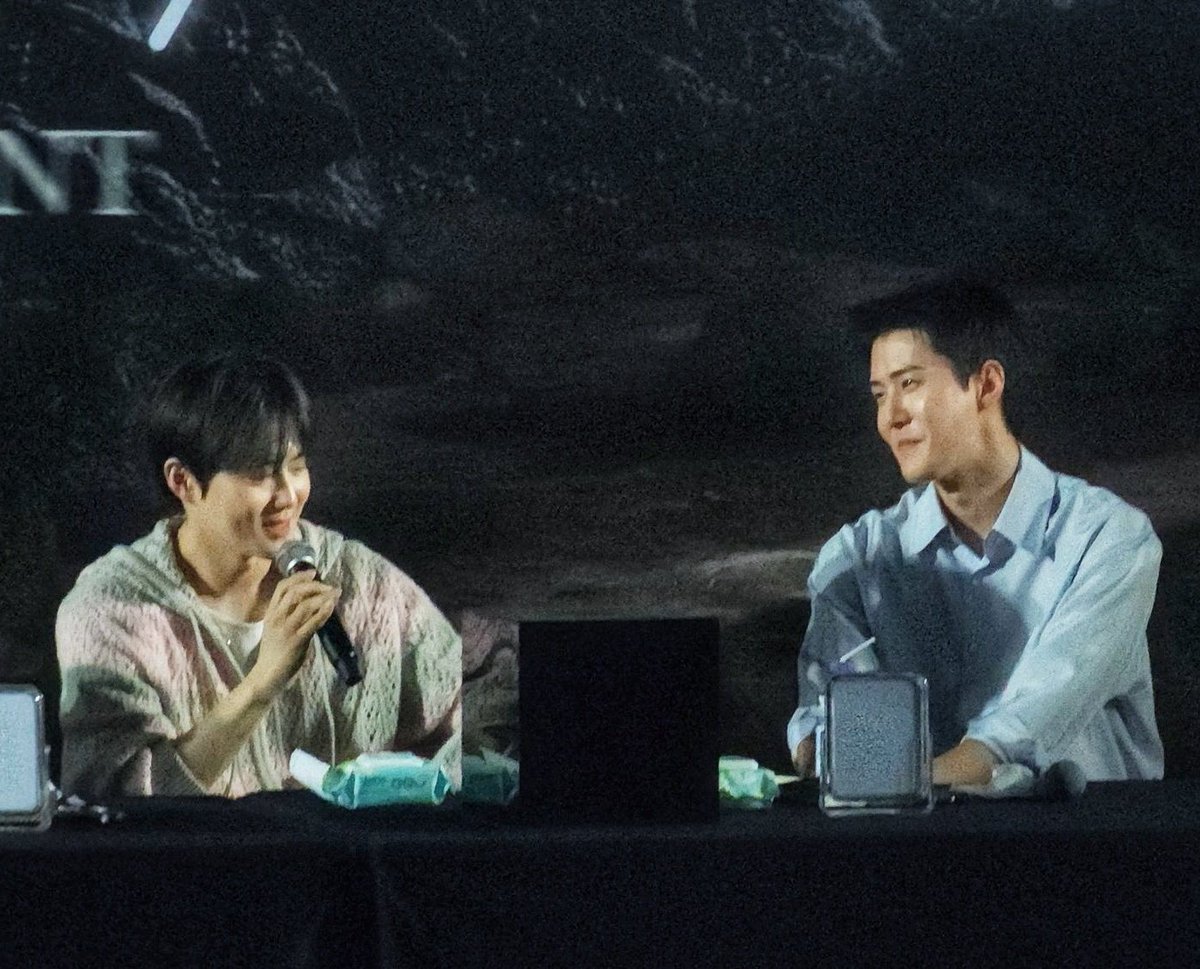 예헷 tweet media