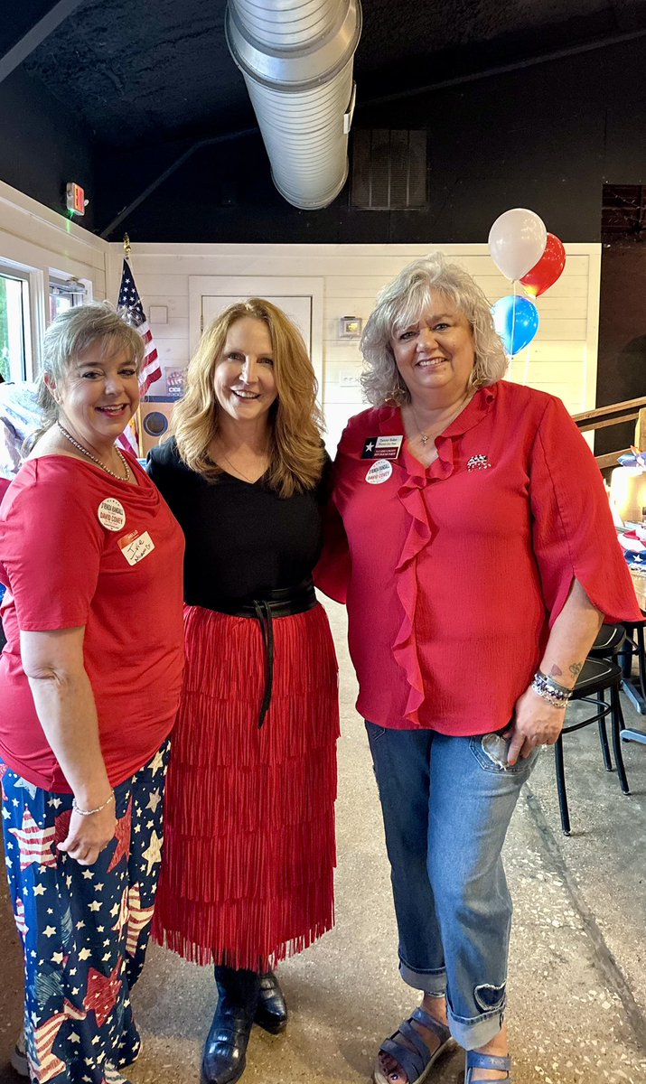 DrindaRandall's tweet photo. Over 100 at our first fundraiser! The Redder Texas team is the best. Looking forward to delivering wins for Texas. @CoveyTX @reddertexas https://t.co/4Ak3t18KDf